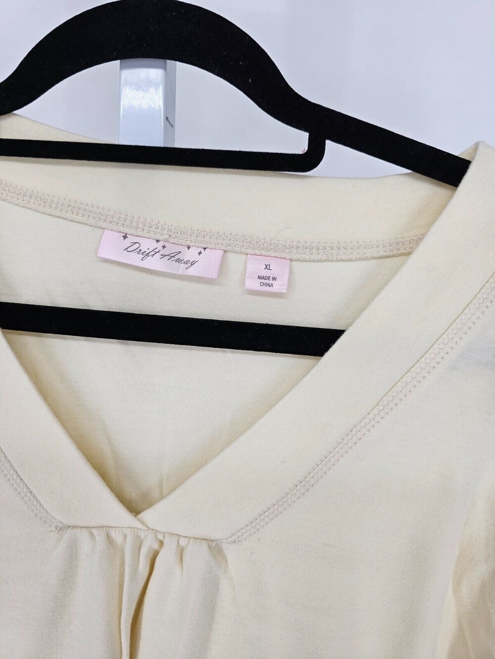 Vintage Drift Away Womens Sz CL Long Sleeve Knee Length Nightgown Cream V neck - Picture 2 of 3